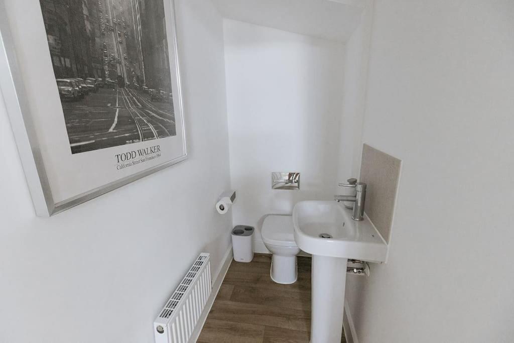 Bobbin Row - Grade 2 Listed Property With A Beautiful Design With Access To Leeds Leeds  Eksteriør billede