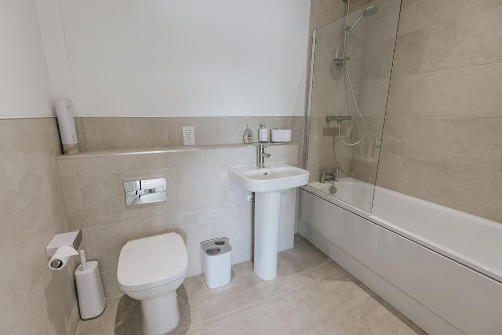 Bobbin Row - Grade 2 Listed Property With A Beautiful Design With Access To Leeds Leeds  Eksteriør billede