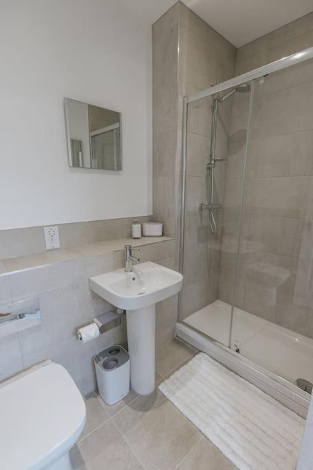 Bobbin Row - Grade 2 Listed Property With A Beautiful Design With Access To Leeds Leeds  Eksteriør billede