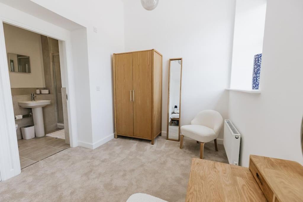 Bobbin Row - Grade 2 Listed Property With A Beautiful Design With Access To Leeds Leeds  Eksteriør billede